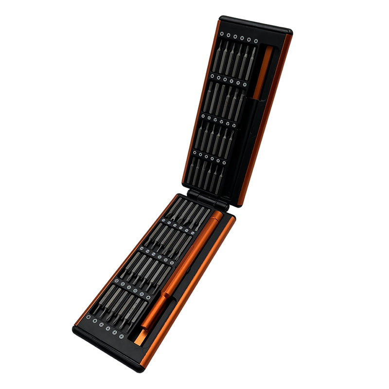 49-in-1 Screwdriver Set - Manual — working application detail — thumbnail